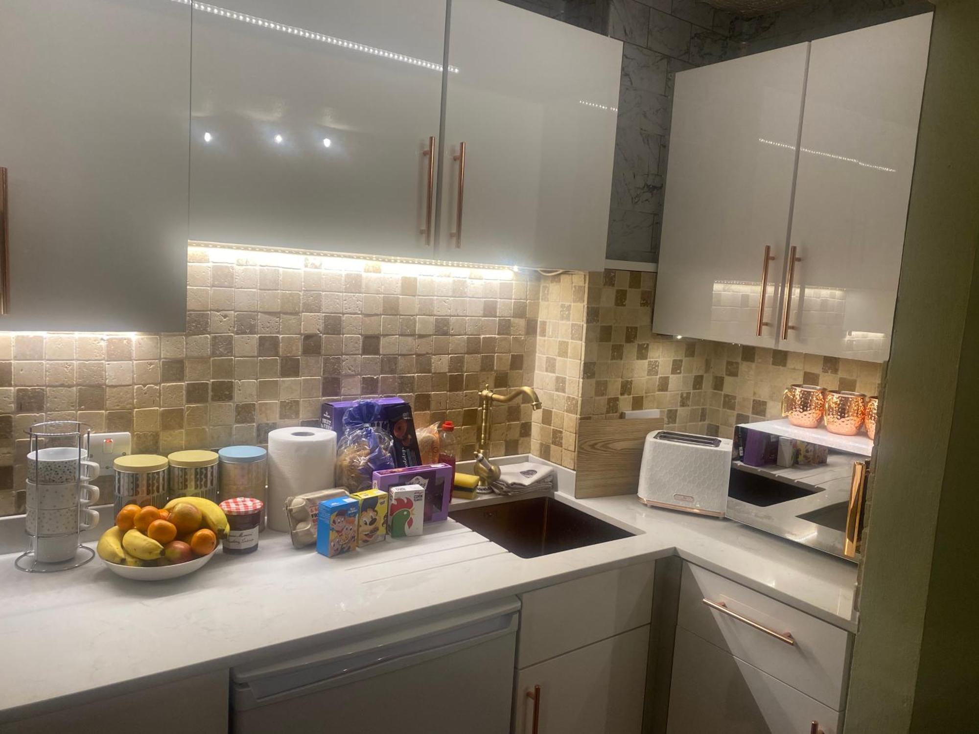 Quiet Lower Floor 2 Bed City Apartment With Private Patio Garden Bath Bagian luar foto