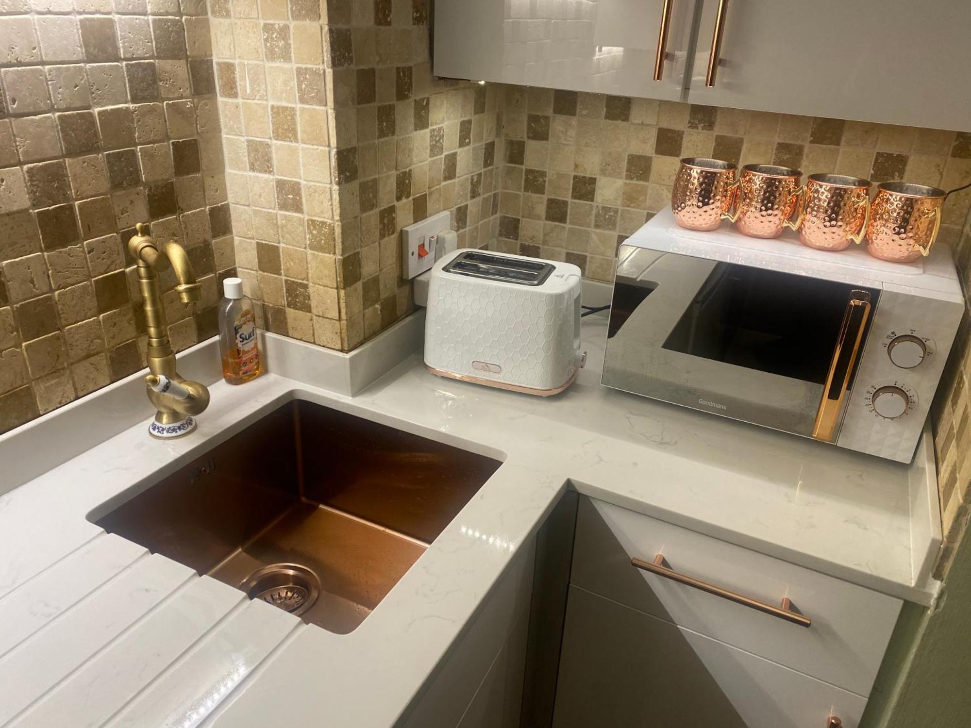 Quiet Lower Floor 2 Bed City Apartment With Private Patio Garden Bath Bagian luar foto