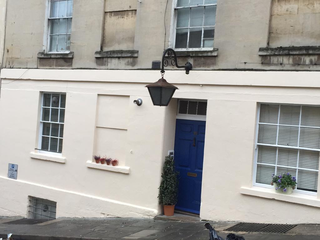 Quiet Lower Floor 2 Bed City Apartment With Private Patio Garden Bath Bagian luar foto